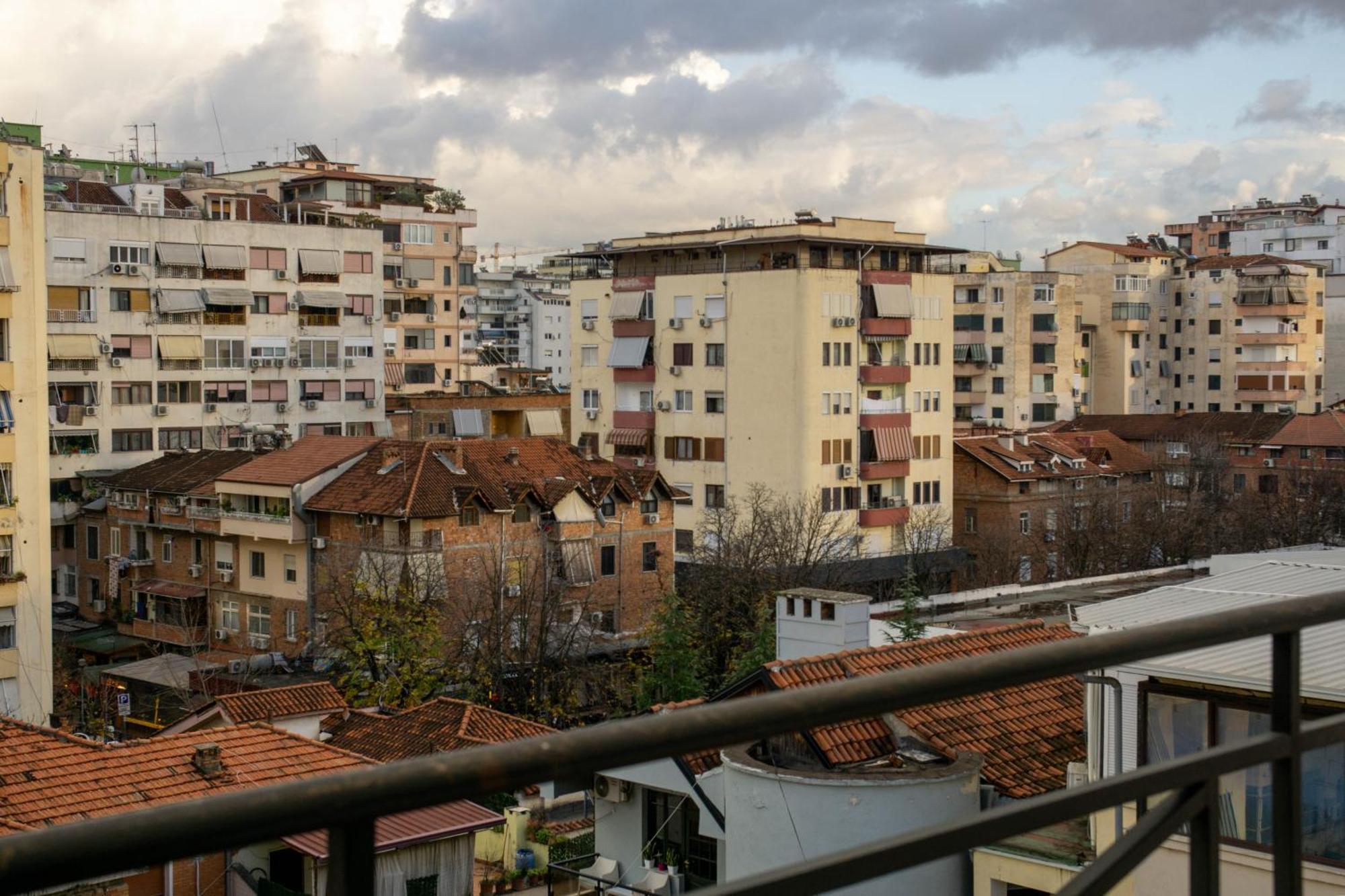 Bllok Bright Private Bedrooms With Private Bathroom On Shared Apartment Tirana Exterior foto