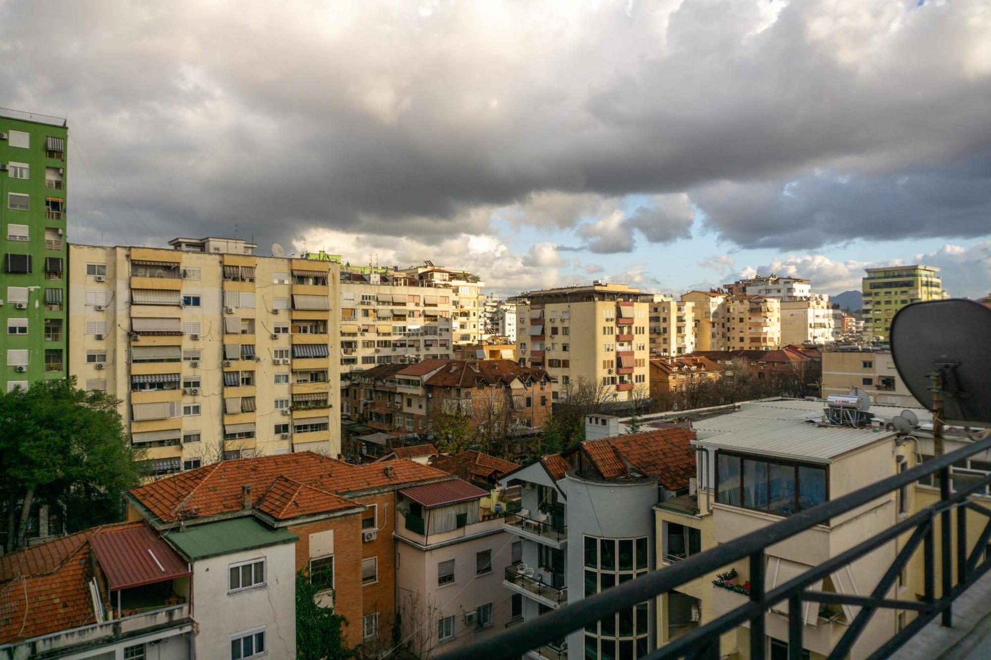 Bllok Bright Private Bedrooms With Private Bathroom On Shared Apartment Tirana Exterior foto
