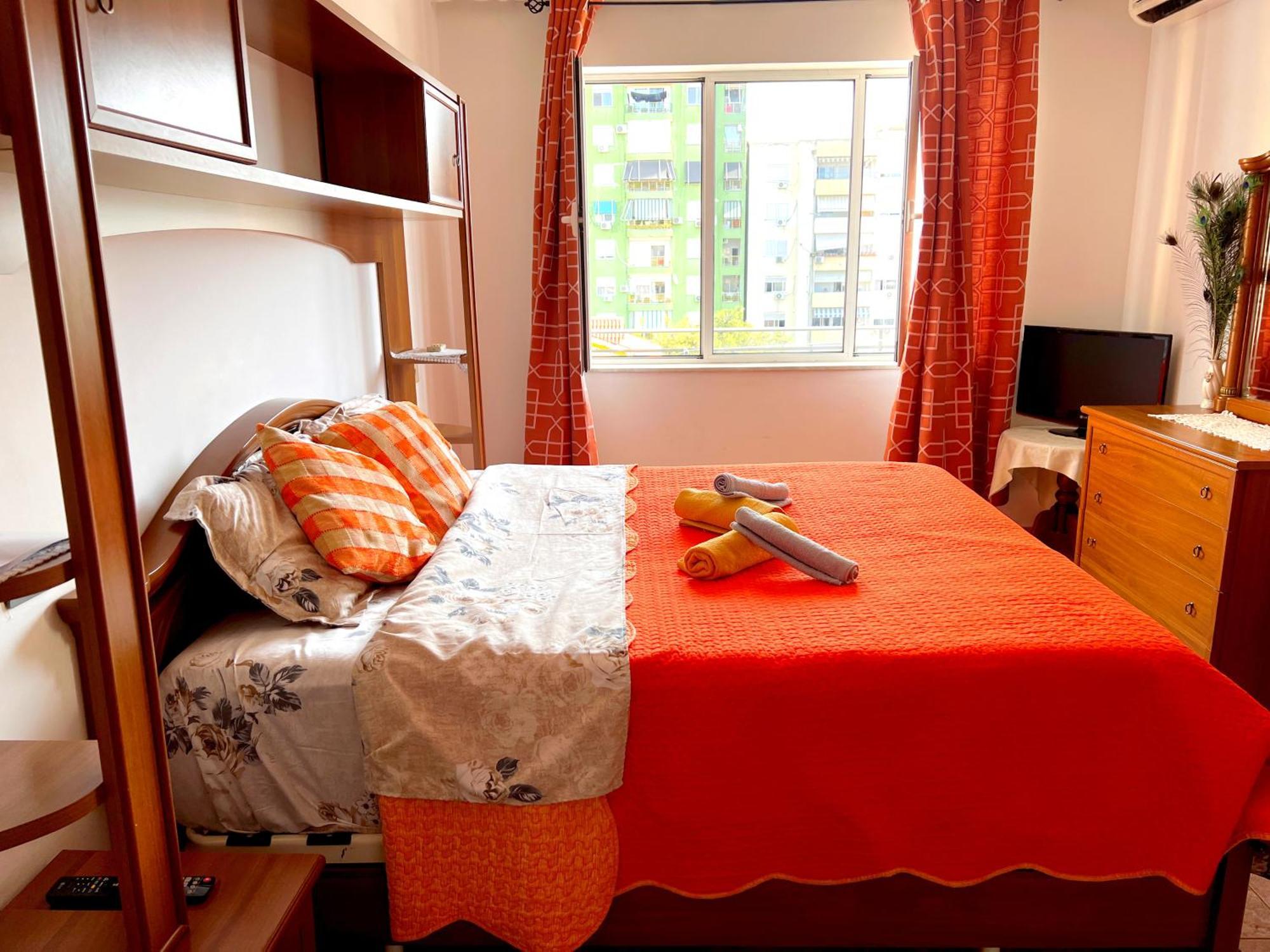 Bllok Bright Private Bedrooms With Private Bathroom On Shared Apartment Tirana Exterior foto