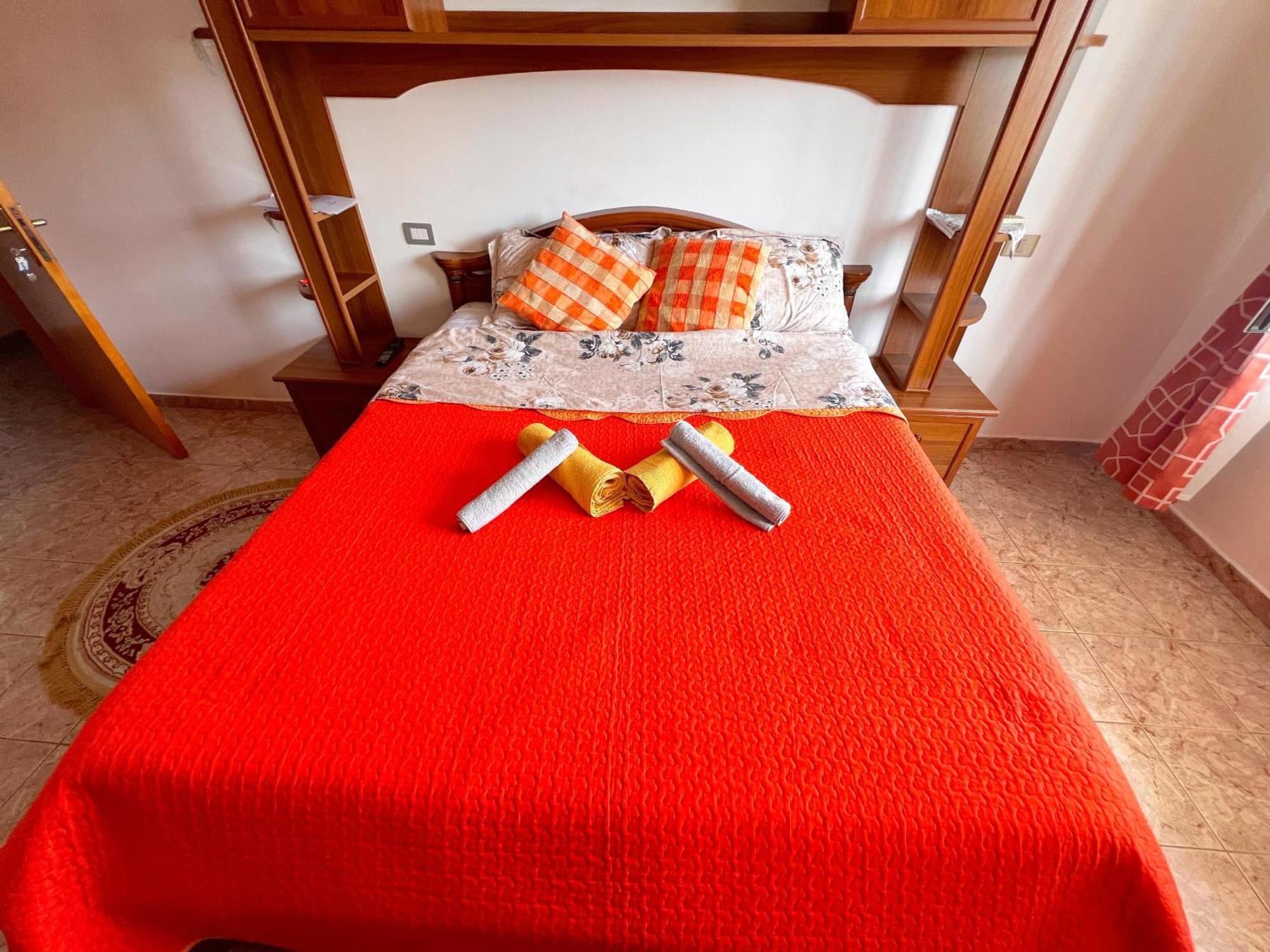 Bllok Bright Private Bedrooms With Private Bathroom On Shared Apartment Tirana Exterior foto